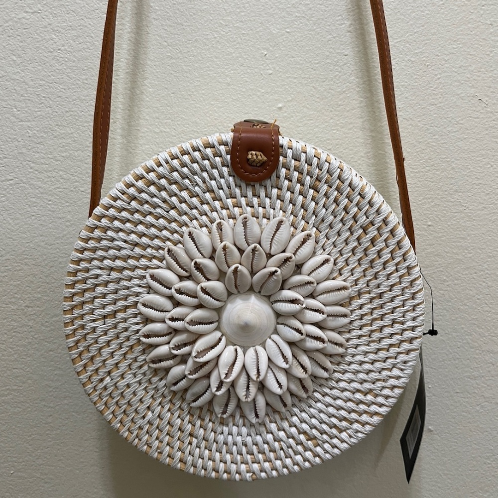 WOVEN RATTEN SHELL CIRCLE CROSSBODY BAG HANDMADE NWT